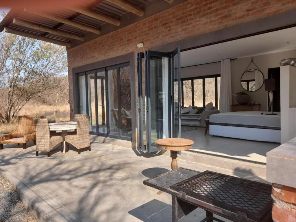 Crocodile Sands River Lodge Mbombela Exterior photo